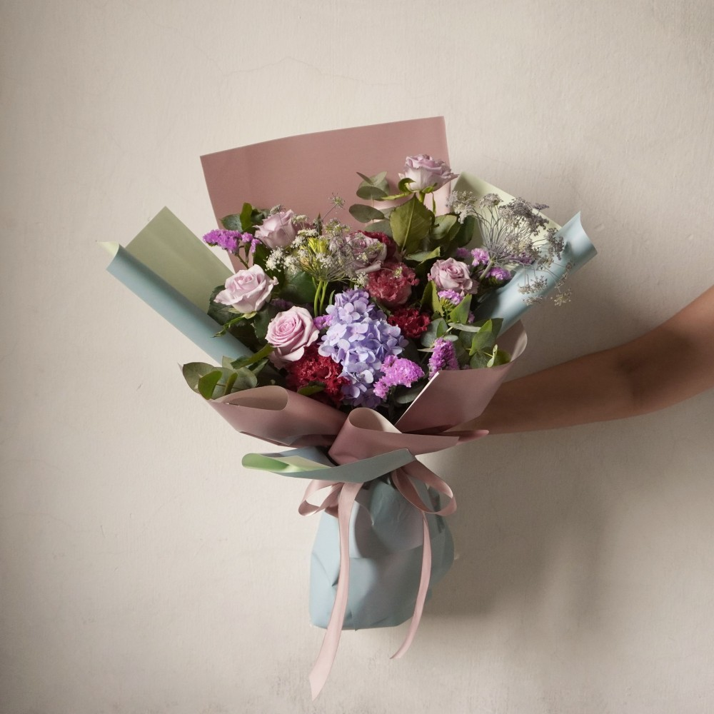 birthday-blooms-floral-presentation-etiquette